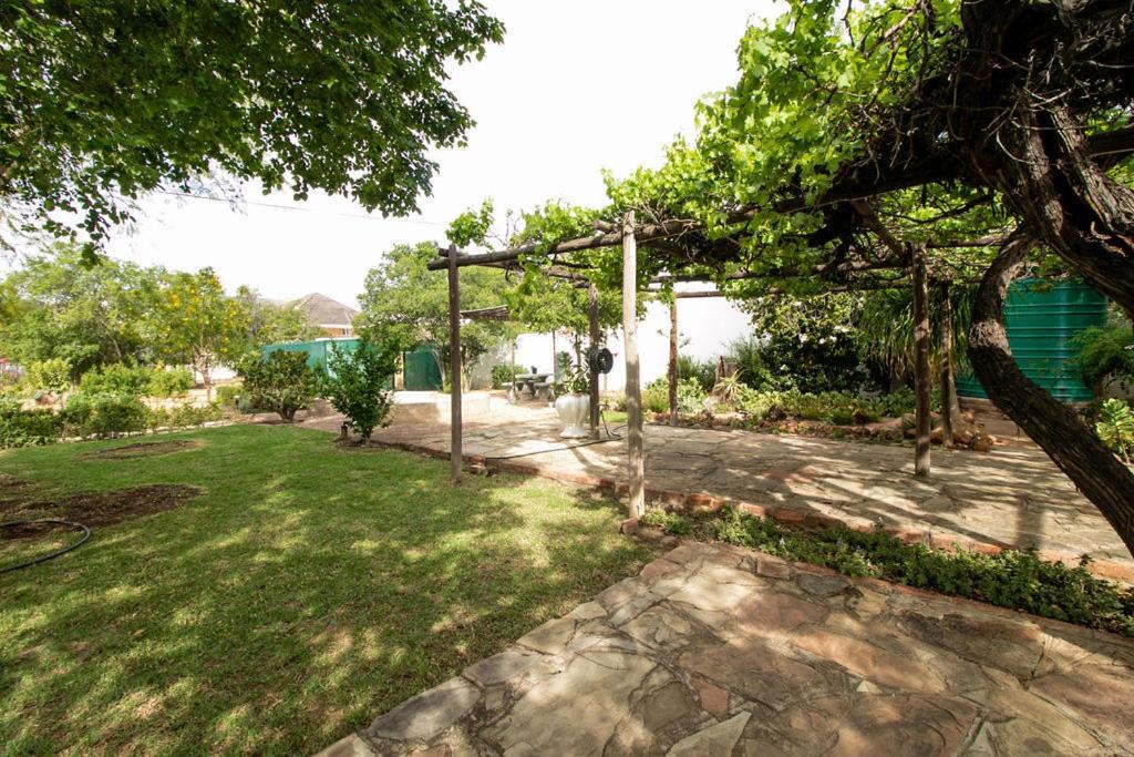 The Townhouse Villa Graaff Reinet Bagian luar foto